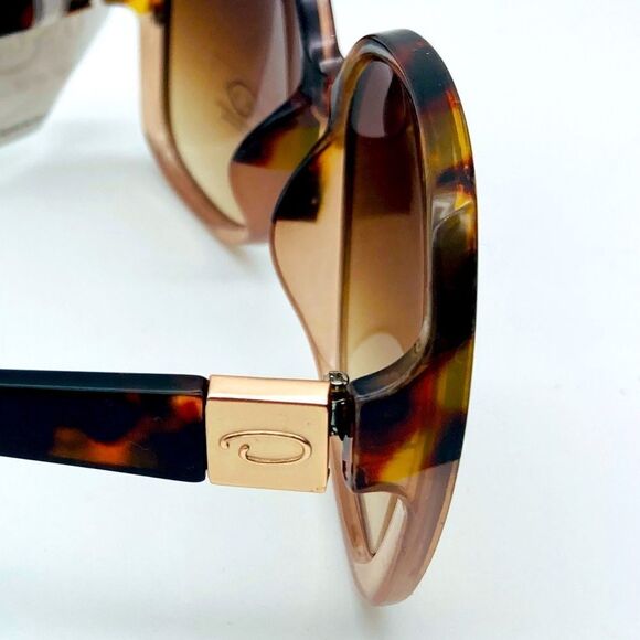 NWT Oscar de la Renta 1341 220 UV Protection Tortoise Sunglasses